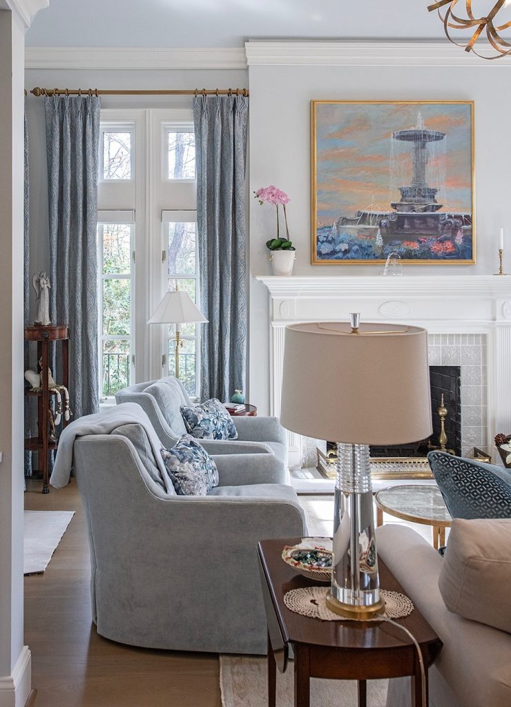 This bright and airy coastal interior design by Debby Gomulka is elegant yet dreamy